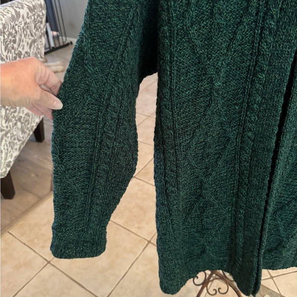 Carraig Donn Sz Med Green Irish Cable Knit 100%  Wool Button Cardigan Sweater - Picture 4 of 7